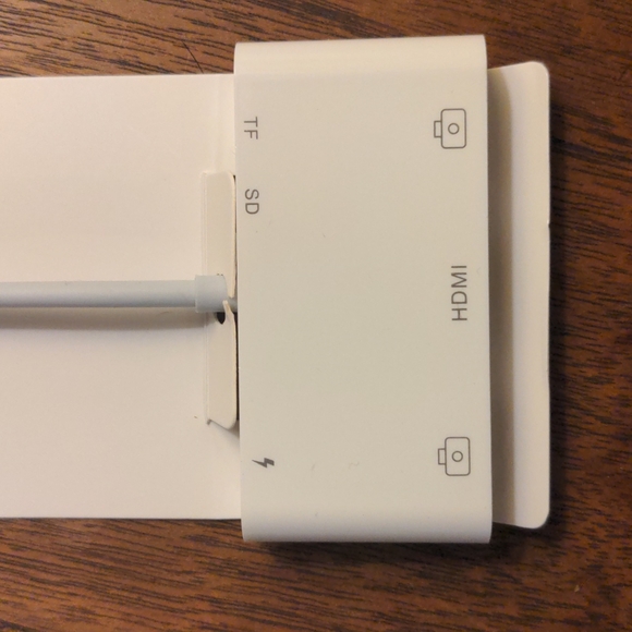 Lightning Adapter Hub - HDMI, 2 USB, SD, microSD - Picture 3 of 6